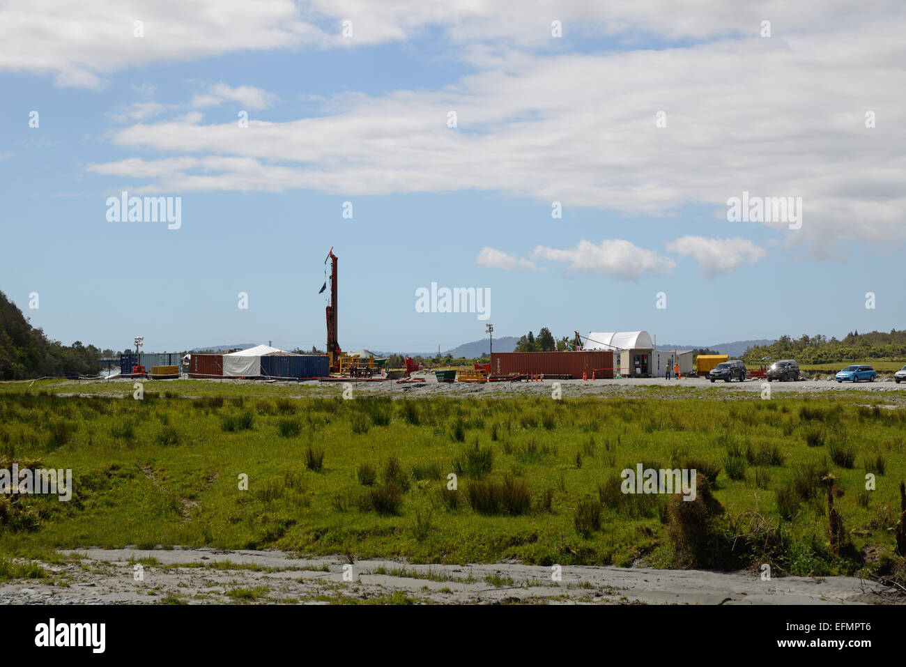 WHATAROA, Nouvelle-Zélande, le 5 décembre 2014 : Site de profonde du projet de forage défaut près de Whataroa Banque D'Images