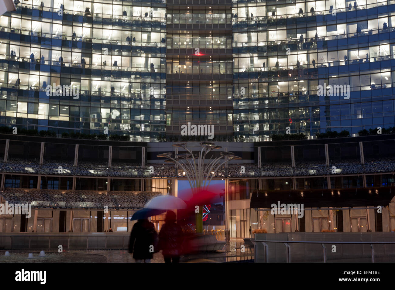 Piazza Gae Aulenti, conçu par Cersar Pelli pour le projet Porta Nuova, Milan, Italie Banque D'Images