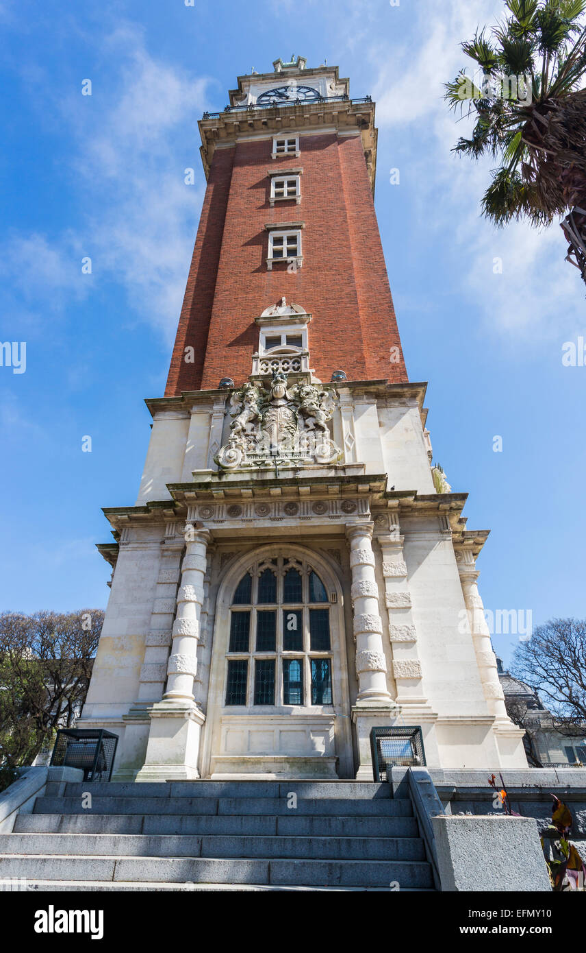 Torre Monumental , anciennement Torre de los ingleses (Tour de l'anglais), la Plaza Fuerza Aérea, un établissement emblématique de centre-ville de Buenos Aires, Argentine Banque D'Images