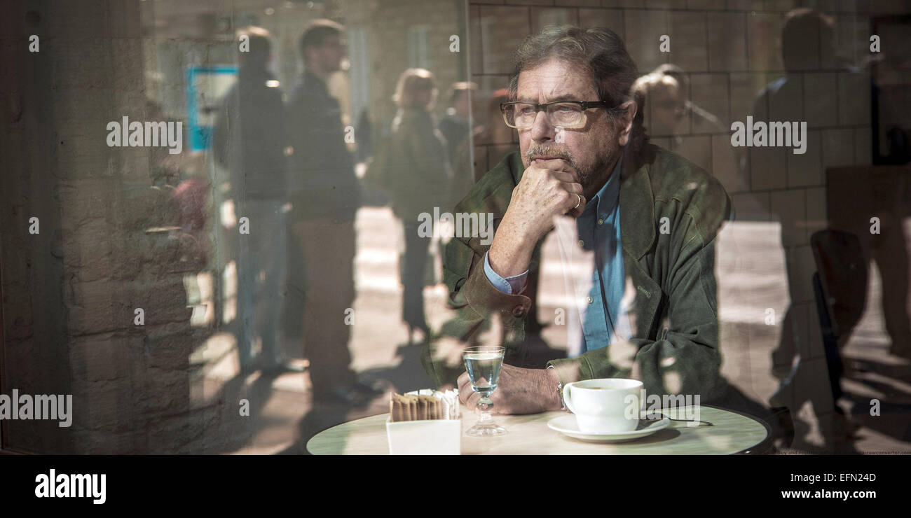 Un document non daté photo montre Janusz Gajos acteur dans une photo tirée du film 'Corps' directeur par Malgorzata Szumowska. Le film sera présenté en compétition officielle du 65e Festival du Film de Berlin "Berlinale", qui se déroule du 05 au 15 février 2015. PHOTO : JACEK DRYGALA/BERLINALE/DPA - CRÉDIT OBLIGATOIRE/PAS DE VENTES/UTILISEZ UNIQUEMENT JUSQU'AU 15 MARS 2015 DOCUMENT EDITORIAL UTILISEZ UNIQUEMENT Banque D'Images