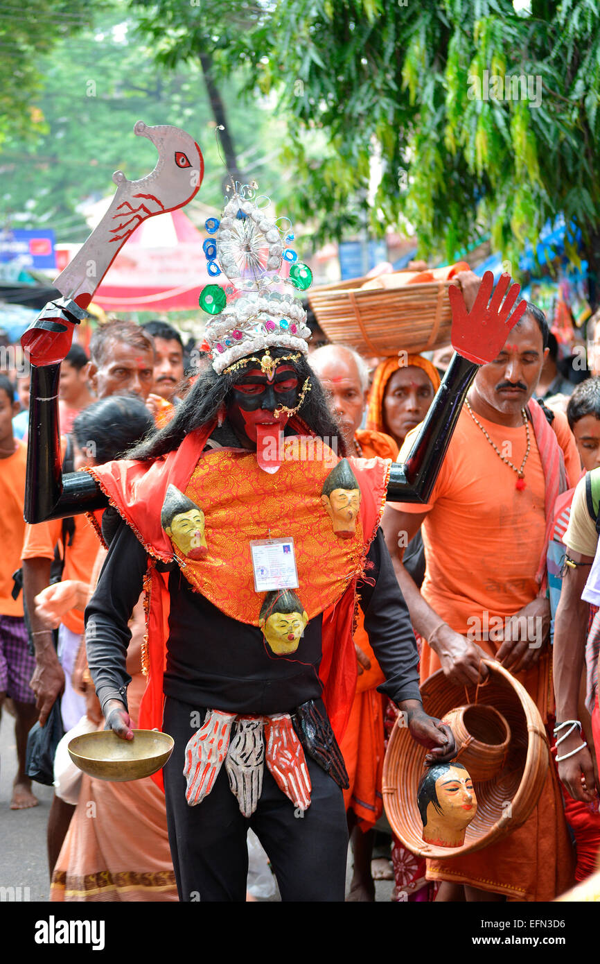 L'homme,,Indiens,culte fervent dévouement,religion,l'Hindouisme, l'Assam, Inde,Temple Kamakhya,Dieu,festival,rituel Ambubachi,Mela Banque D'Images