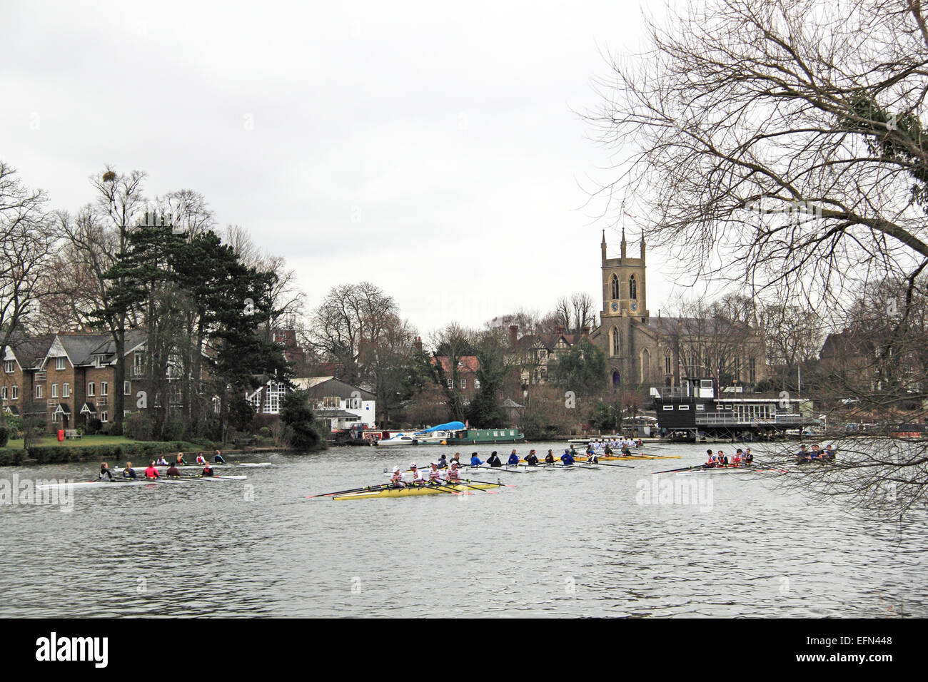 Kingston Rowing Club (le plus proche) J18A.4x-. Tête de Hampton (Junior 4s et 8s) d'aviron. Tamise, Hurst Park, East Molesey, Surrey, UK. 7 Février, 2015. Aviron annuelle concours de procès dans le temps, organisé par Hampton School Boat Club, pour l'école et les équipes d'aviron junior s'est précipité sur un parcours de 3 km en aval de départ et de finition de Sunbury à environ 50 mètres en aval de Platts Eyot. Crédit : Ian Bouteille / Alamy Live News Banque D'Images Kingston Rowing Club (le plus proche) J18A.4x-. Tête de Hampton (Junior 4s et 8s) d'aviron. Tamise, Hurst Park, East Molesey, Surrey, UK. 7 Février, 2015. Aviron annuelle concours de procès dans le temps, organisé par Hampton School Boat Club, pour l'école et les équipes d'aviron junior s'est précipité sur un parcours de 3 km en aval de départ et de finition de Sunbury à environ 50 mètres en aval de Platts Eyot. Crédit : Ian Bouteille / Alamy Live News Banque D'Images
