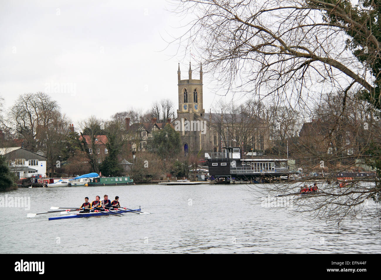 La Norwich School J18A.4x-. Tête de Hampton (Junior 4s et 8s) d'aviron. Tamise, Hurst Park, East Molesey, Surrey, UK. 7 Février, 2015. Aviron annuelle concours de procès dans le temps, organisé par Hampton School Boat Club, pour l'école et les équipes d'aviron junior s'est précipité sur un parcours de 3 km en aval de départ et de finition de Sunbury à environ 50 mètres en aval de Platts Eyot. Crédit : Ian Bouteille / Alamy Live News Banque D'Images La Norwich School J18A.4x-. Tête de Hampton (Junior 4s et 8s) d'aviron. Tamise, Hurst Park, East Molesey, Surrey, UK. 7 Février, 2015. Aviron annuelle concours de procès dans le temps, organisé par Hampton School Boat Club, pour l'école et les équipes d'aviron junior s'est précipité sur un parcours de 3 km en aval de départ et de finition de Sunbury à environ 50 mètres en aval de Platts Eyot. Crédit : Ian Bouteille / Alamy Live News Banque D'Images