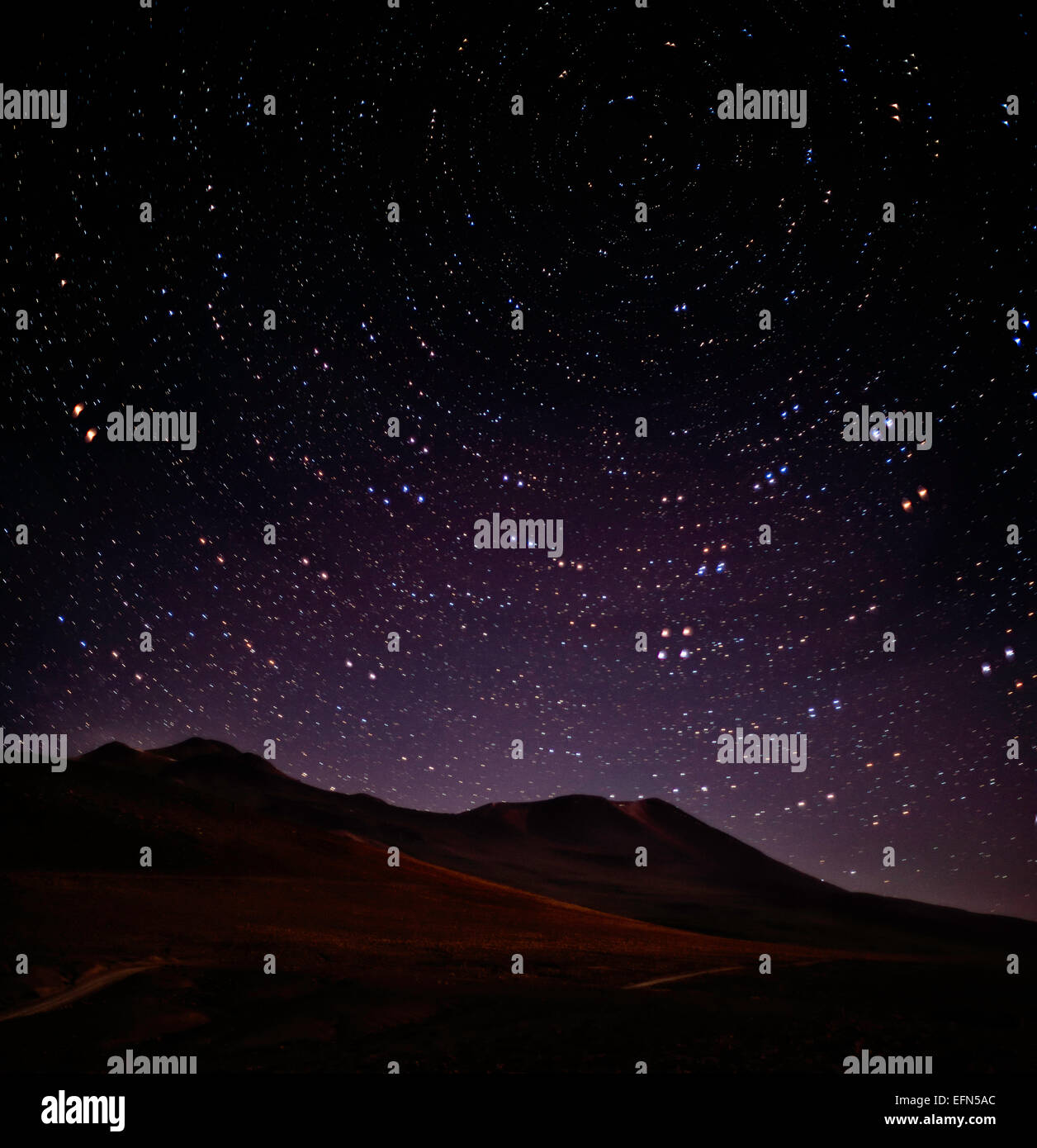 Ciel de nuit, voie lactée et les étoiles de l'hémisphère sud, Tatio, San Pedro, Chili, Amérique du Sud Banque D'Images