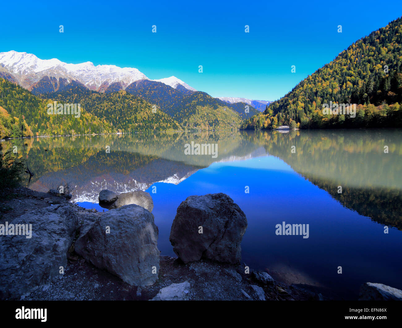108.31 lac, montagnes du Caucase, de l'Abkhazie, Géorgie Banque D'Images