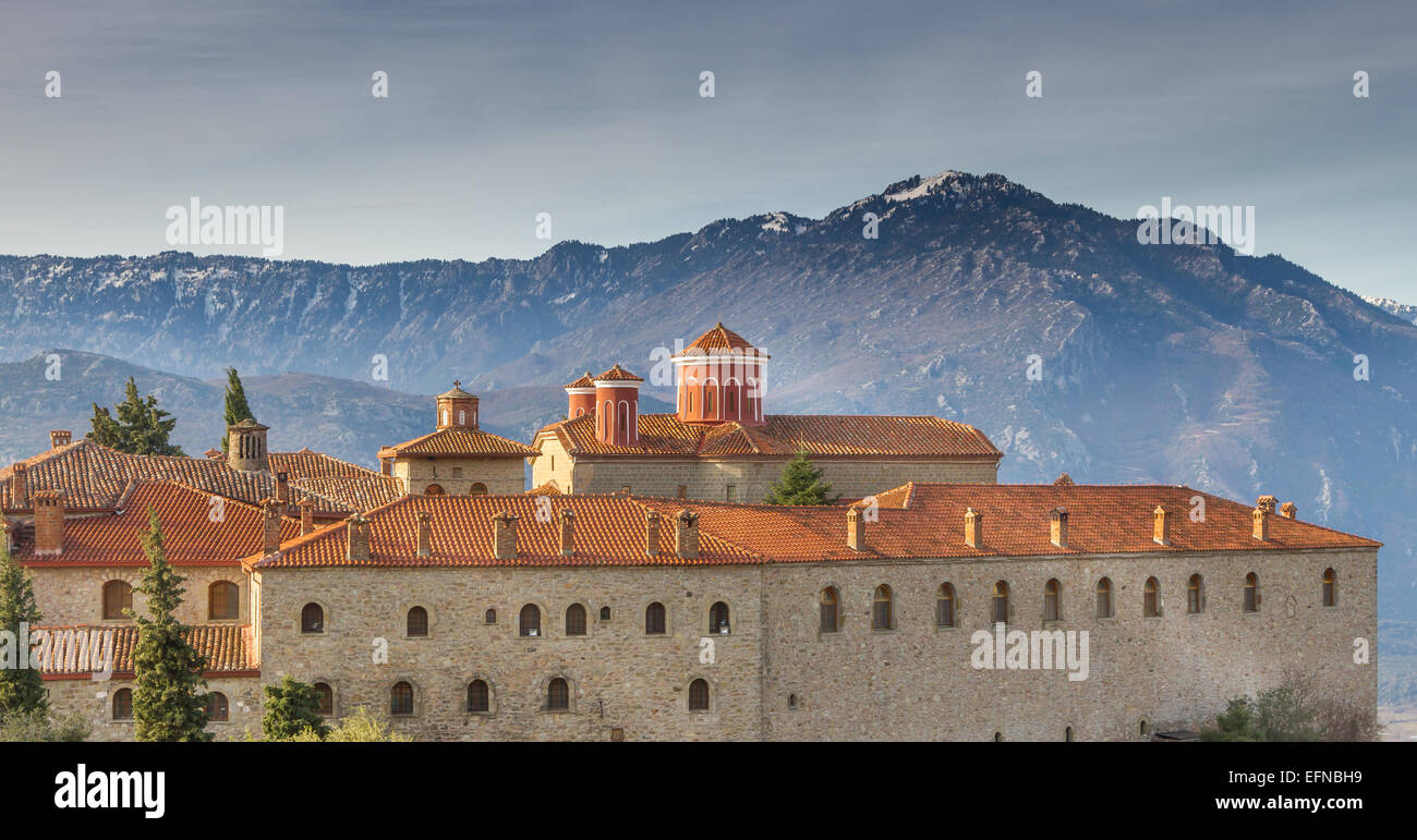 L'un des monastères des Météores grecque orthodoxe, le Grand Meteoron monastère. Banque D'Images