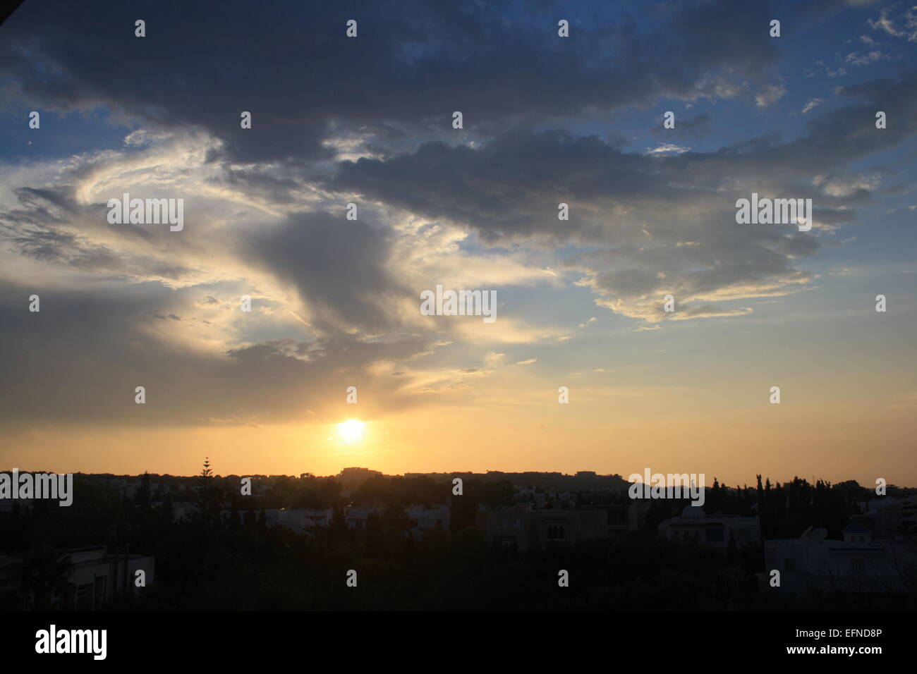 Le soleil se couche sur la ville tunisienne de Port El Kantaoui Banque D'Images