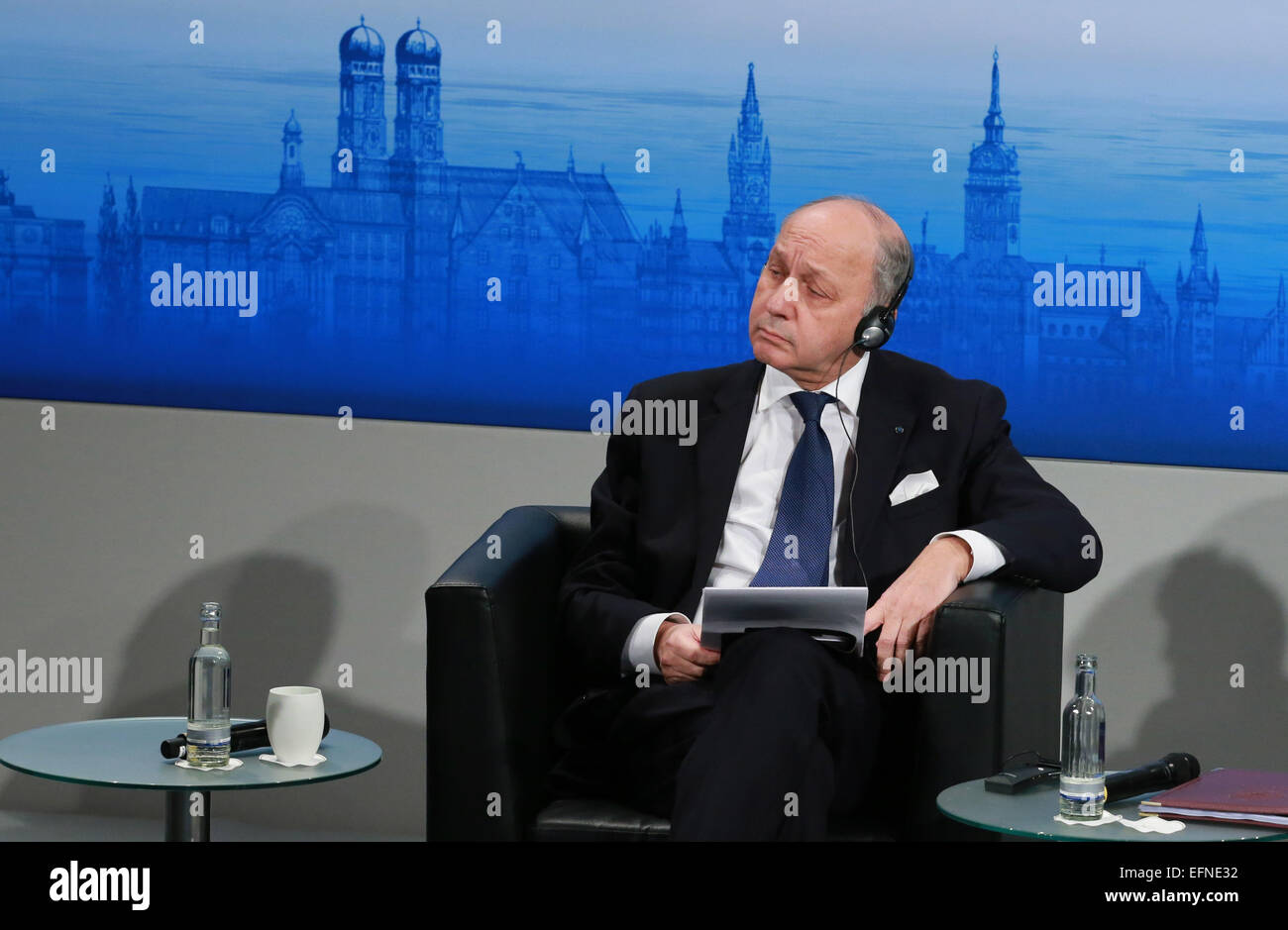 Munich, Allemagne. Feb 8, 2015. Le ministre français des Affaires étrangères, Laurent Fabius participe à la Conférence de Munich sur la sécurité (SMC) à Munich, Allemagne, le 8 février 2015. Credit : Luo Huanhuan/Xinhua/Alamy Live News Banque D'Images