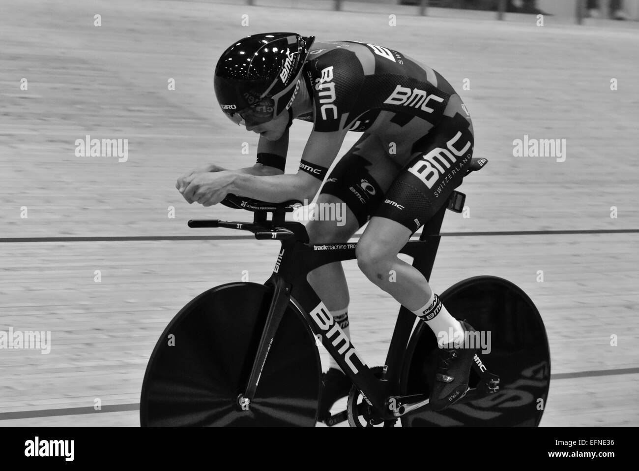 Neuchâtel, Suisse. Le 08 février, 2015. Tentative de Record du Monde UCI Heure Rohan Dennis - BMC Racing Team Crédit : Guy Swarbrick/trackcycling.net/Alamy Live News Banque D'Images