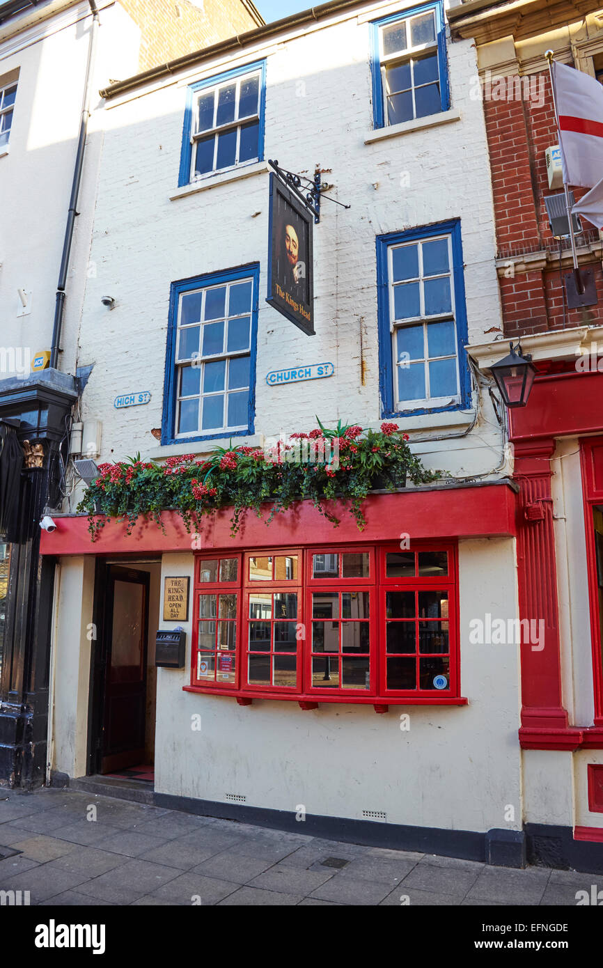 Le Kings Head pub Church Street Market Harborough Leicestershire UK Banque D'Images