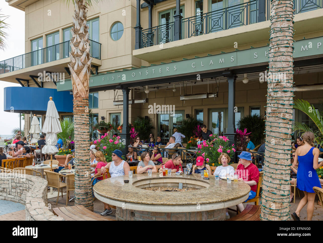 Restaurant sur la promenade près de Neptune Park, Virginia Beach, Virginia, USA Banque D'Images