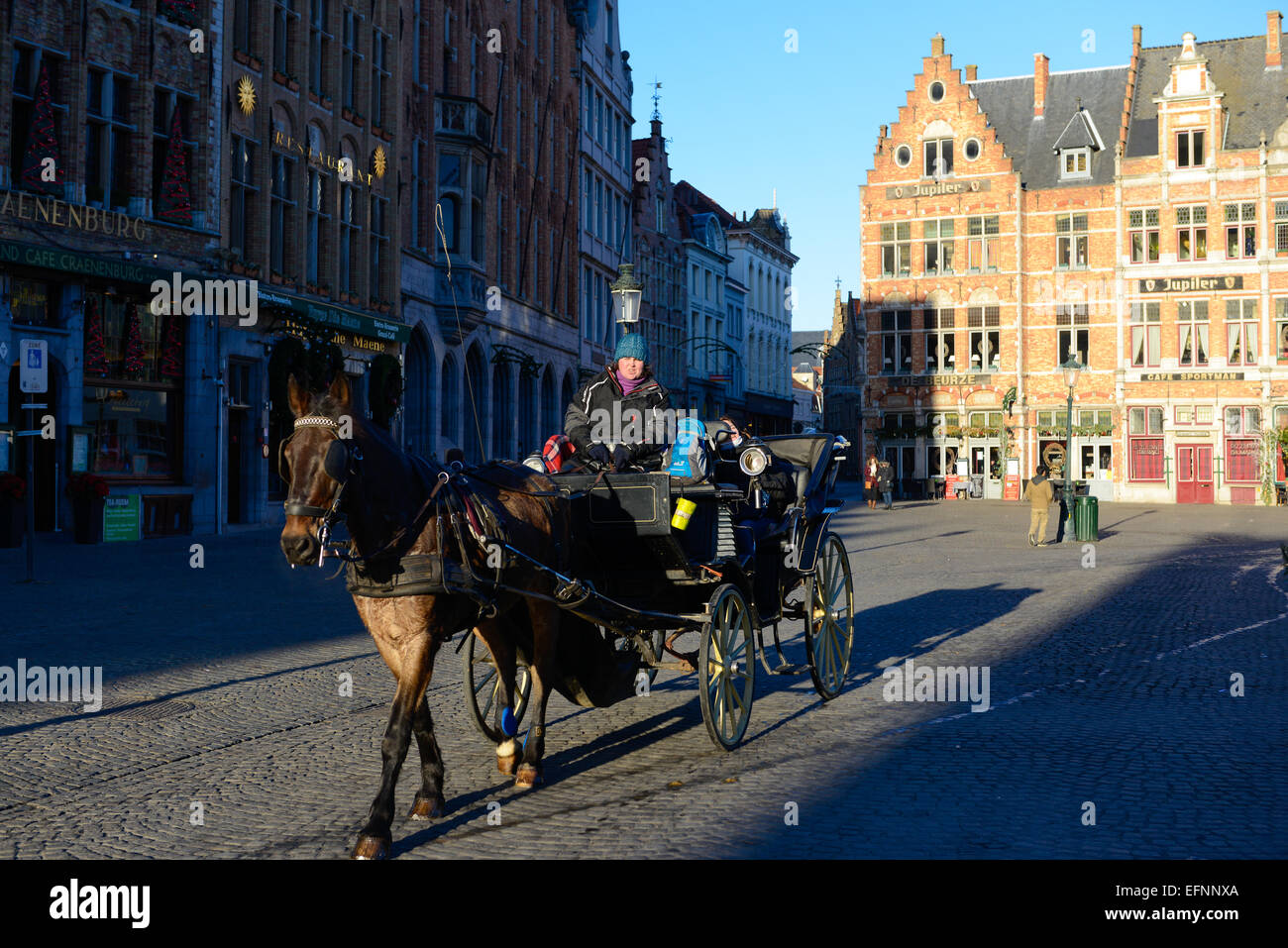 Randonnée en place du marché de Bruges, Belgique Banque D'Images