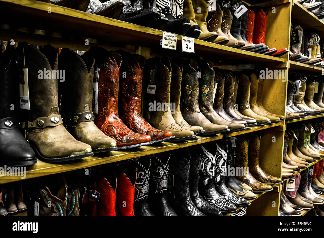Nashville cowboy boots Banque de photographies et d'images à haute  résolution - Alamy