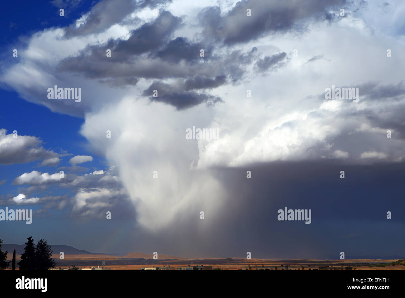 Paysage avec cloud, Province de Batna, Algérie Banque D'Images
