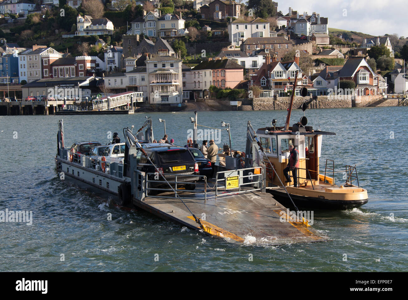 Ville de Kingswear, Angleterre. La vue pittoresque de Kingswear à Dartmouth avec Kingswear Ferry inférieur à l'arrière-plan. Banque D'Images