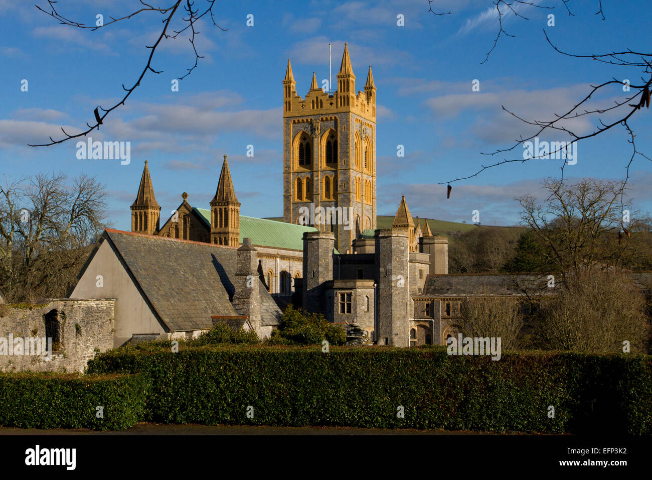 Buckfast Abbey, qui fait partie d'un monastère bénédictin actif et dédié à St.Mary, à Buckfast, Devon, Angleterre, GB en décembre Banque D'Images