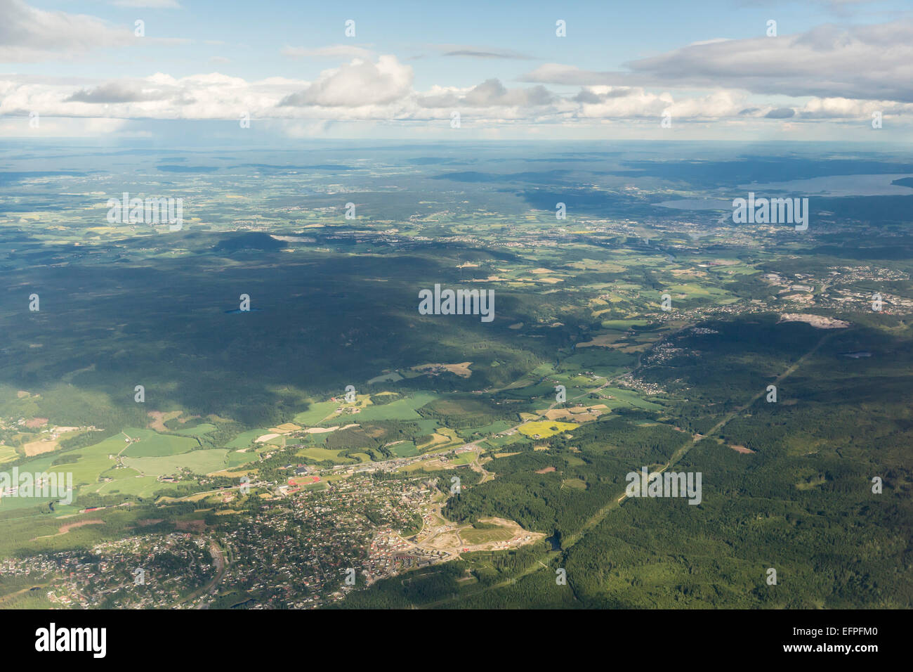 Vue aérienne des terres agricoles entourant Oslo pris sur un vol commercial à Oslo, Norway, Scandinavia, Europe Banque D'Images