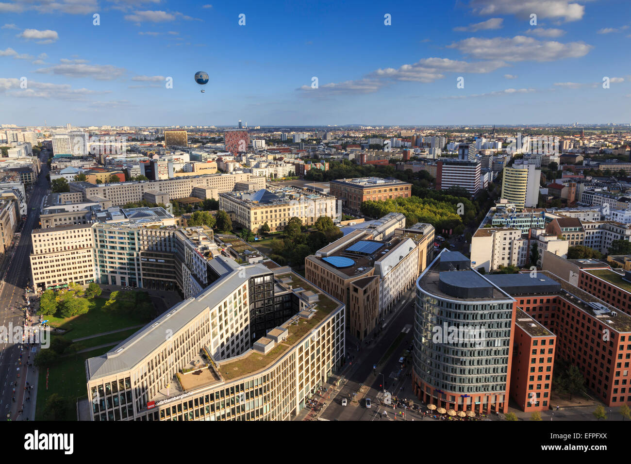 Vue élevée, plus Hi-Flyer Leipziger Strasse, à partir de la région de Stresemannstrasse Panoramapunkt, Potsdamer Platz, Berlin, Allemagne Banque D'Images