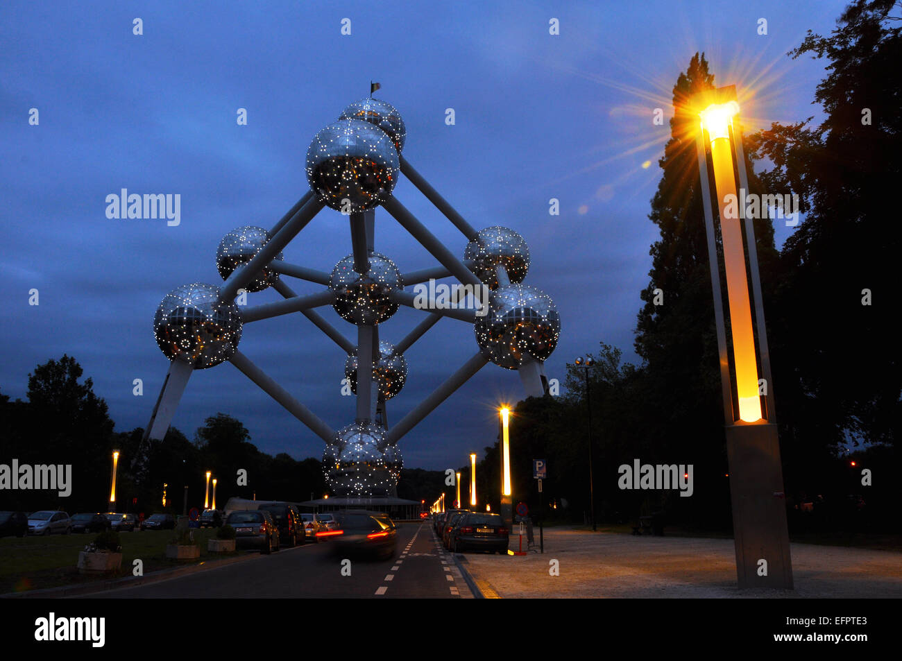 Bruxelles, BELGIQUE - Juin 2011 : l'Atomium by night, un célèbre monument à Bruxelles à l'origine construit pour Expo 58 Banque D'Images