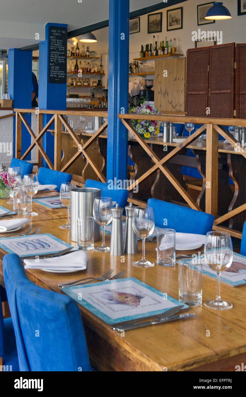 Le restaurant Riverside,West Bay, Dorset, UK,qui se spécialise dans les fruits de mer pêchés localement. Un poisson Crustacés restaurants britanniques Banque D'Images