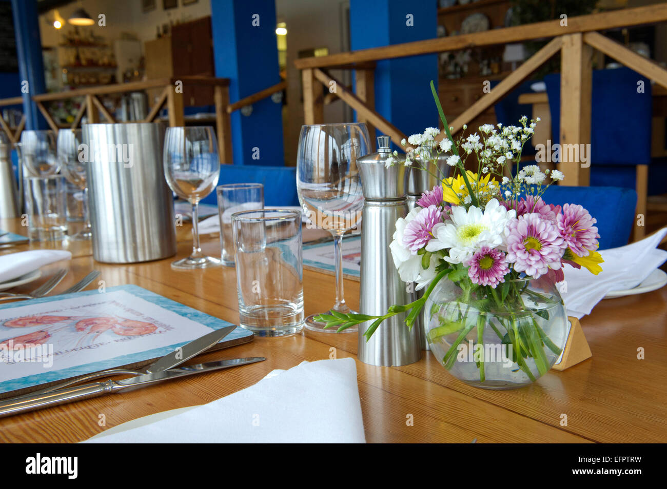Le restaurant Riverside,West Bay, Dorset, UK,qui se spécialise dans les fruits de mer pêchés localement. Un poisson Crustacés restaurants britanniques Banque D'Images