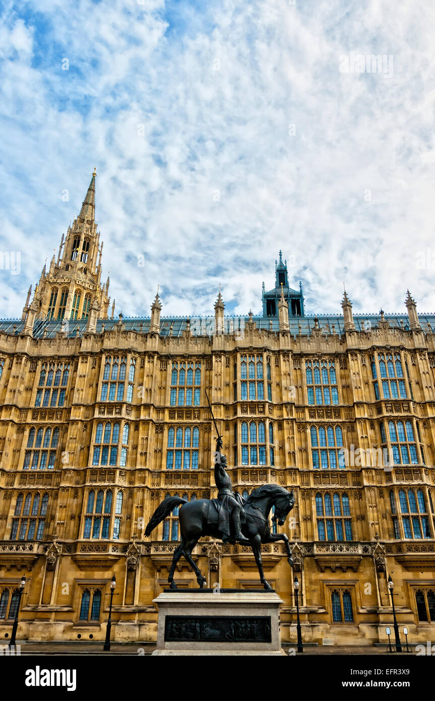 Richard I statue à l'extérieur du palais de Westminster, les Maisons du Parlement. London, UK Banque D'Images