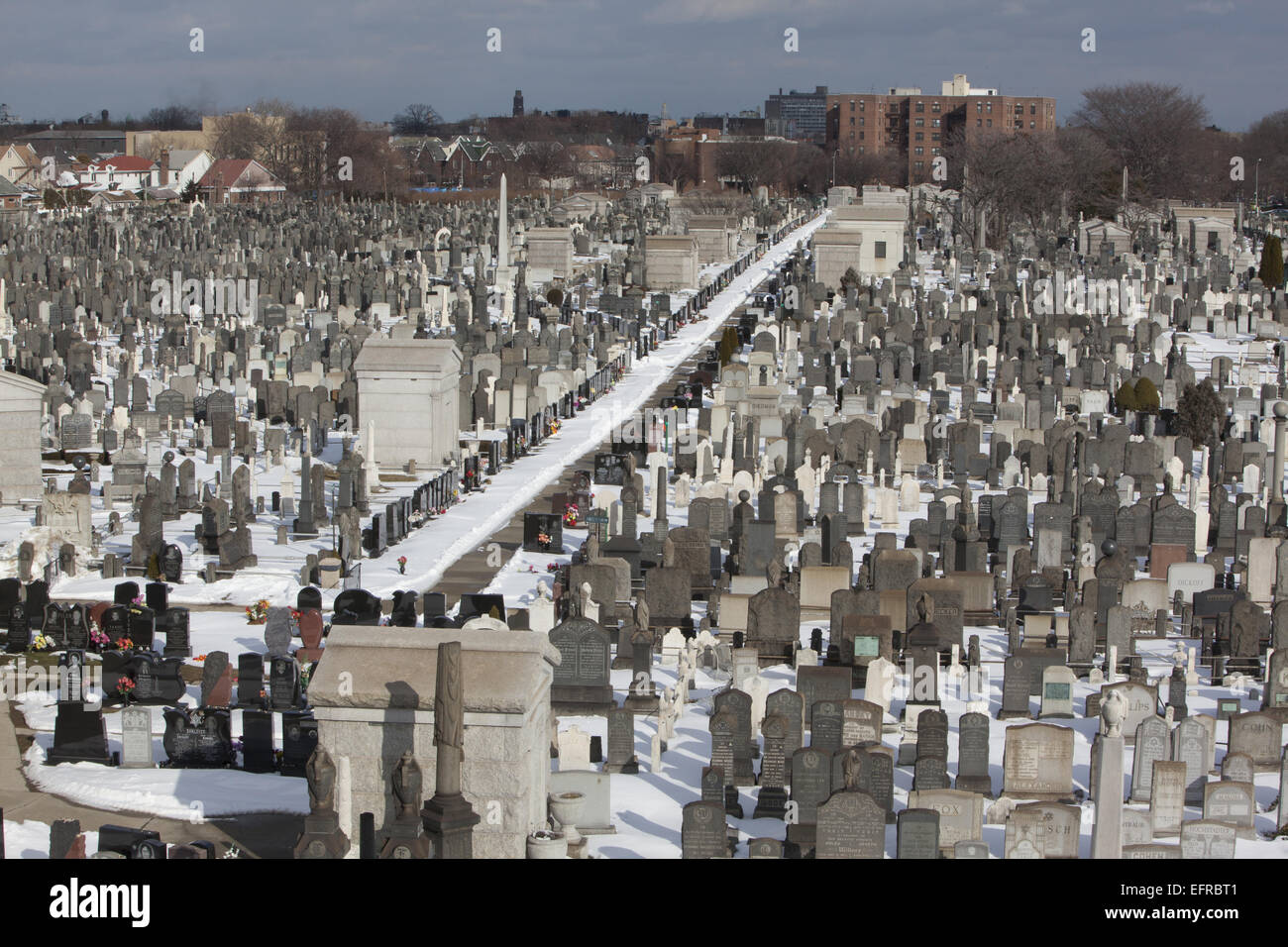 Washington est un vieux cimetière, historiques, principalement cimetière juif de Brooklyn, New York, USA. Le cimetière dates bac Banque D'Images