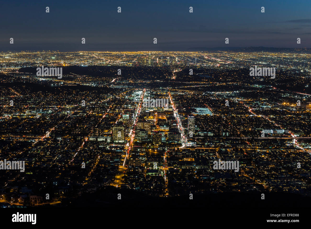 Laval et du centre-ville de Los Angeles Vue de nuit de l'antenne. Banque D'Images