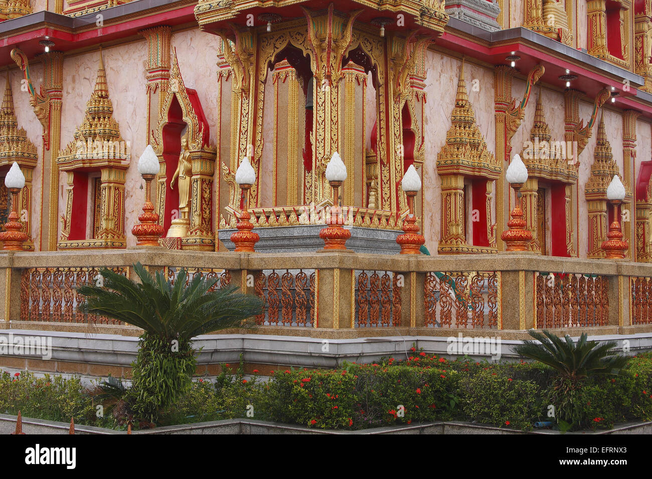 Ornate building, temple Wat Chalong, Phuket, Thailand Banque D'Images