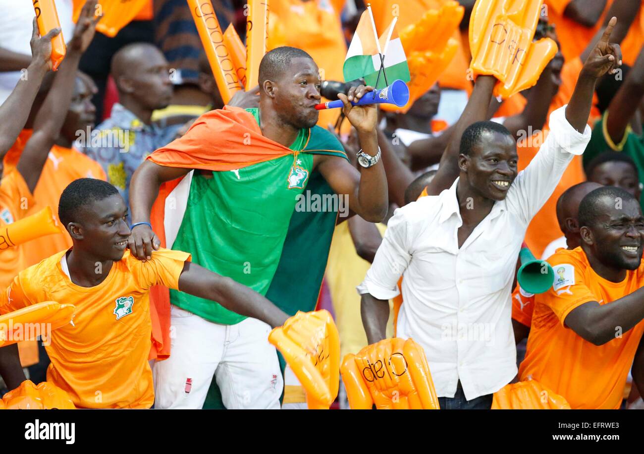 Fans à la fête au cours de la RD Congo et de la Côte d'Ivoire match à la coupe d'Afrique des Nations à demi finale l'Estadio de Bata, Guinée équatoriale, le 4 février 2015. (Photo/Mohammed Amin/www.pic-center.com) Banque D'Images