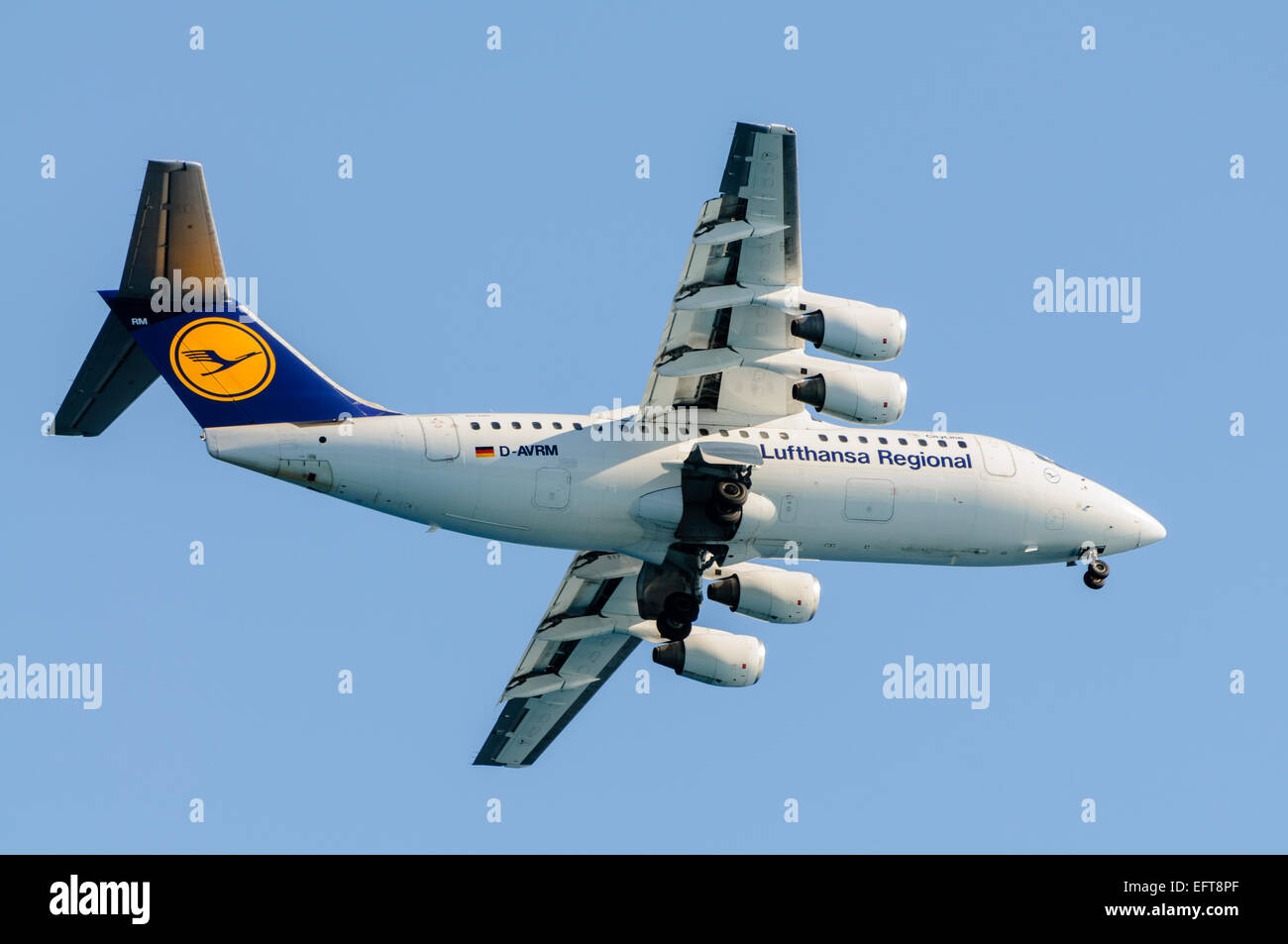 Régional de Lufthansa CityLine Avro RJ85 avec châssis abaissé. Banque D'Images