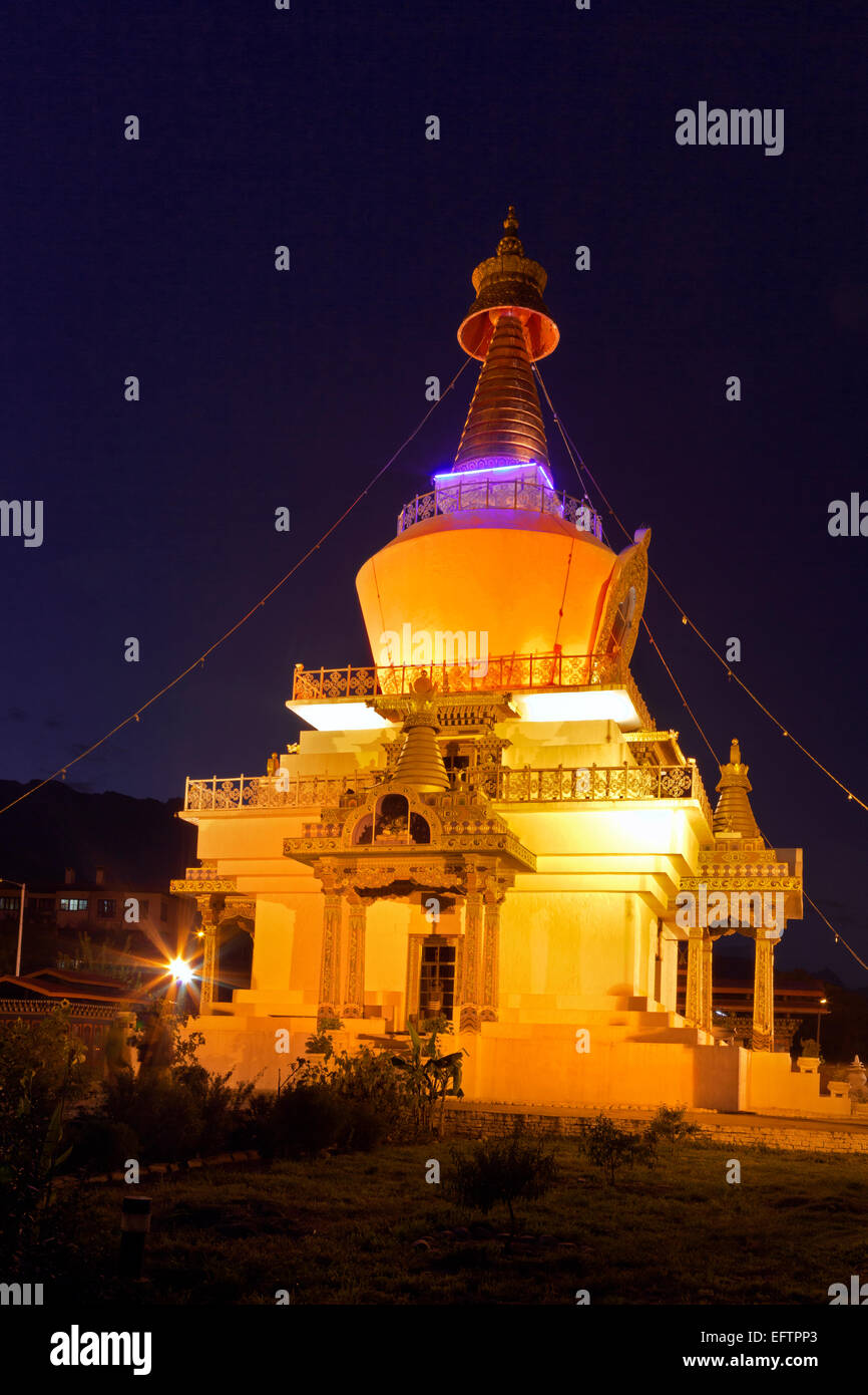 BU00078-00...BHOUTAN - Le National Memorial Chorten a lumières sur toute la nuit dans la ville de Thimphu. Banque D'Images