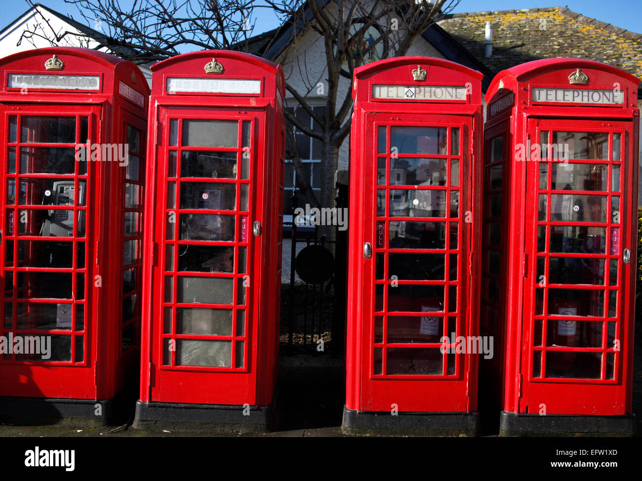 Téléphone rouge traditionnelles boîtes appel à Truro, Cornwall. Banque D'Images