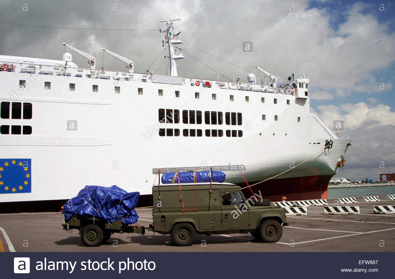 Land Rover Military 110 Defender Banque d'image et photos Alamy