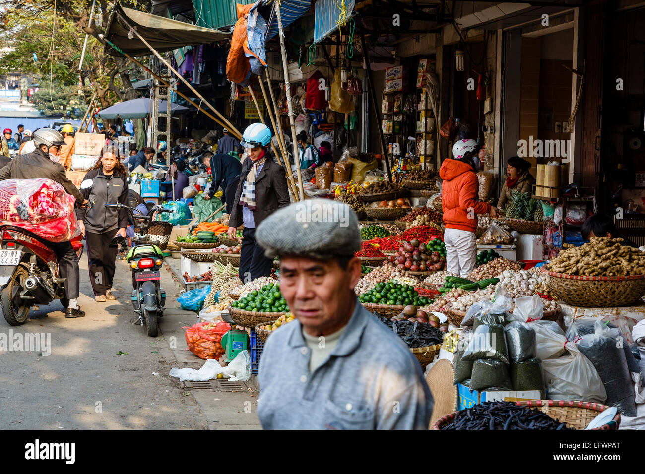 Marché dans la vieille ville, Hanoi, Vietnam. Banque D'Images