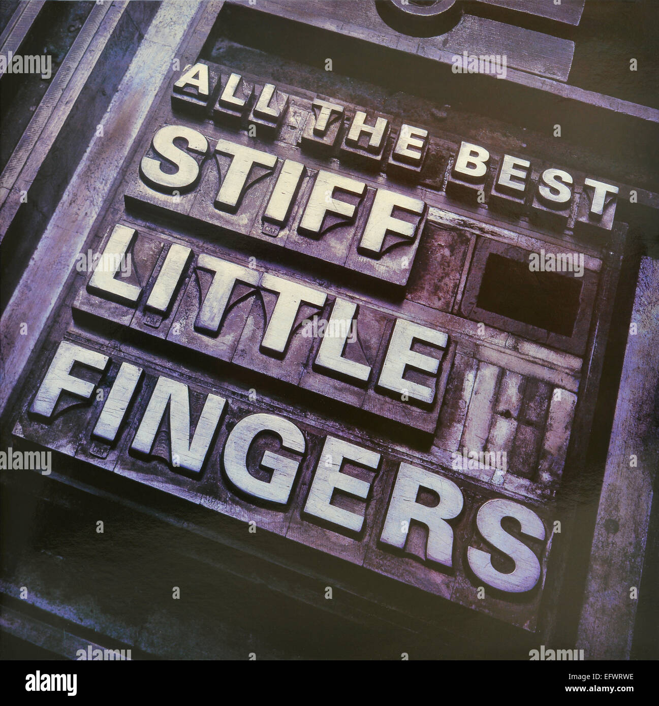 Couverture de l'album vinyle "Tous les meilleurs" par STIFF LITTLE FINGERS. Publié en 1983 par Chrysalis Records Ltd Banque D'Images