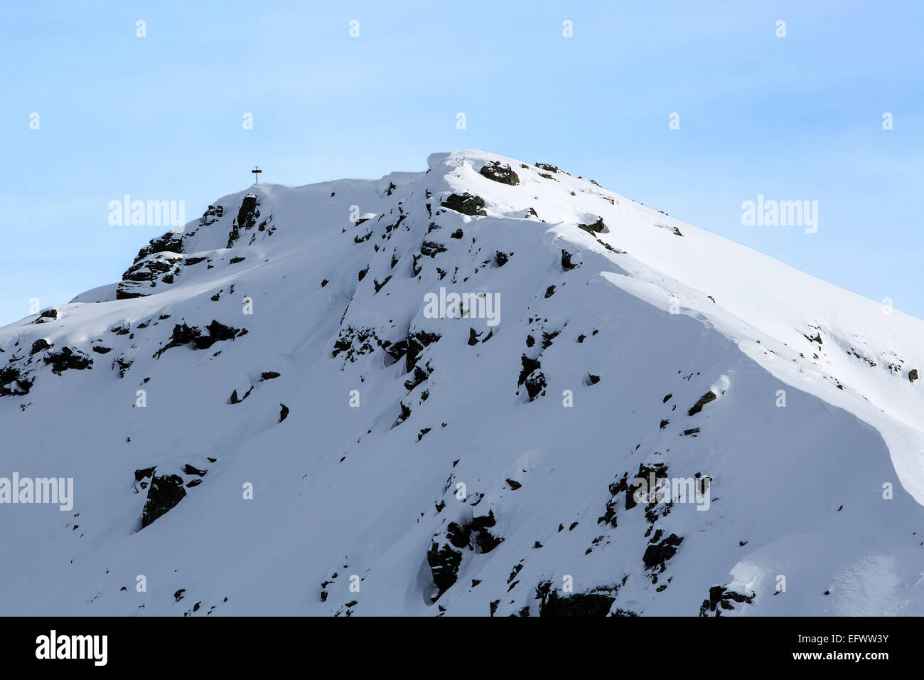Paysage de montagne dans les Alpes autrichiennes avec du beau temps et ciel bleu Banque D'Images