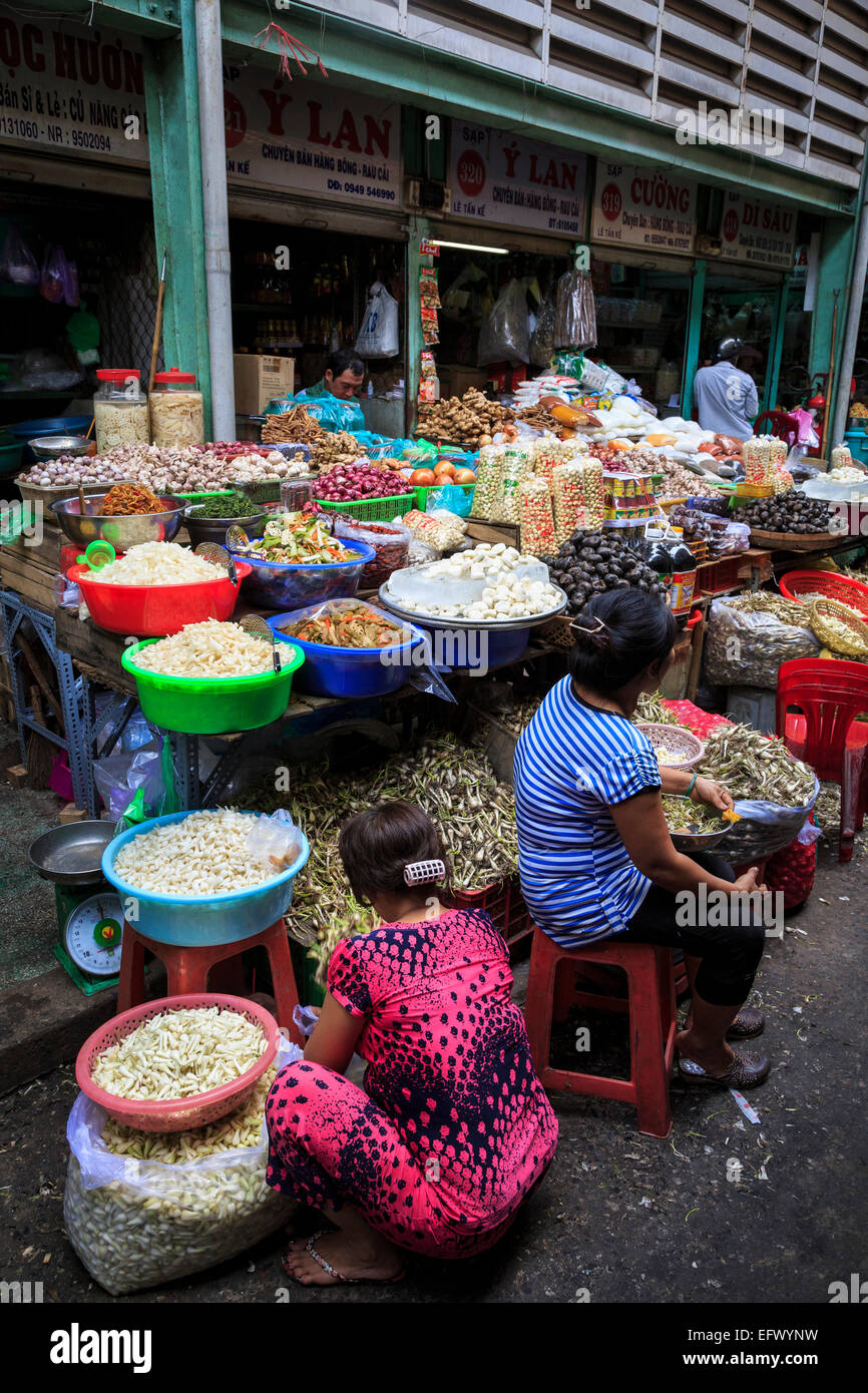 Marché Binh Tay, le marché central de Cho Lon dans le District 6, Ho Chi Minh Ville (Saigon), Vietnam. Banque D'Images