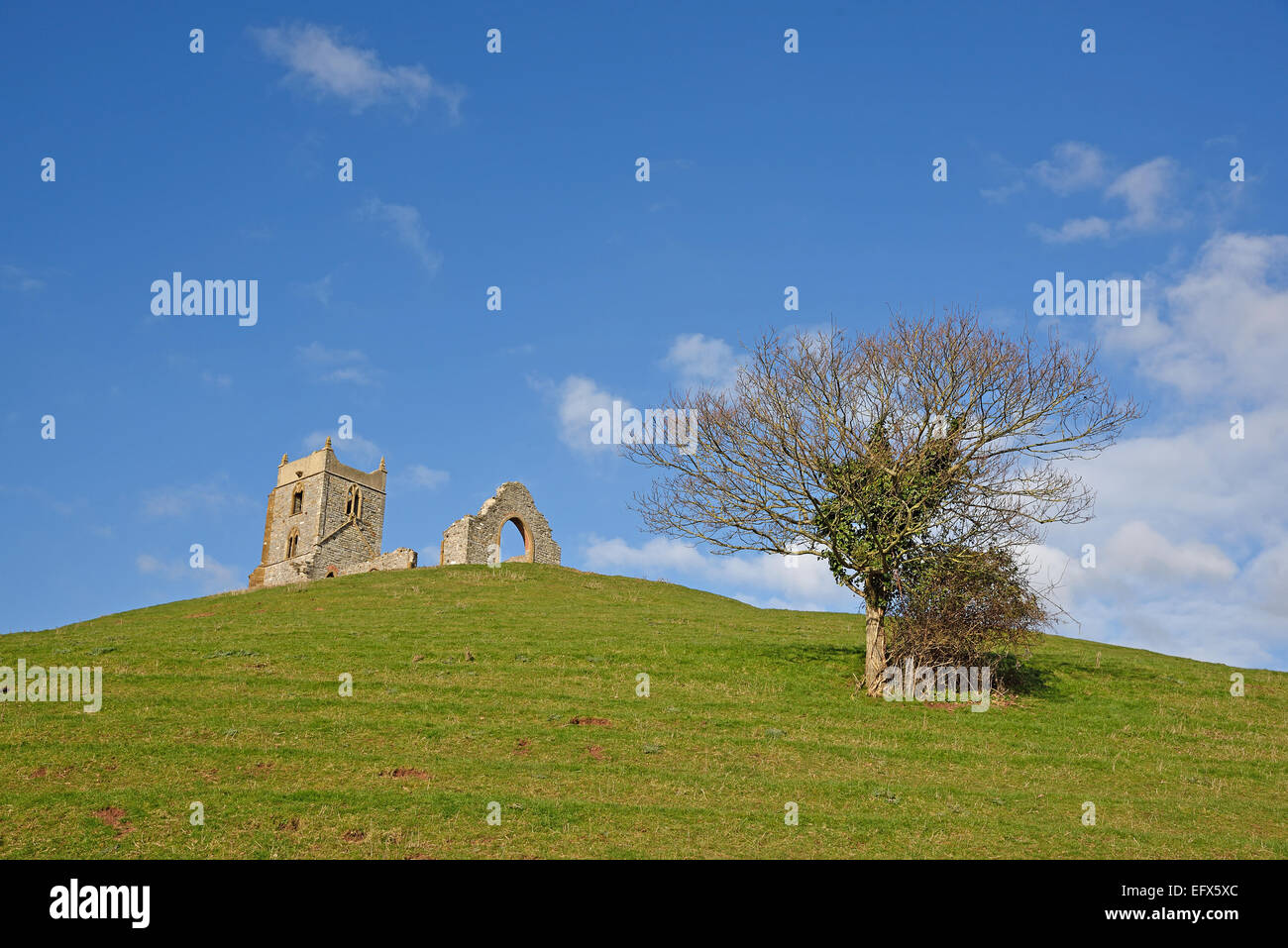 Les ruines de l'église médiévale de St Michel sur Burrow Mump, Burrowbridge, Somerset, UK Banque D'Images
