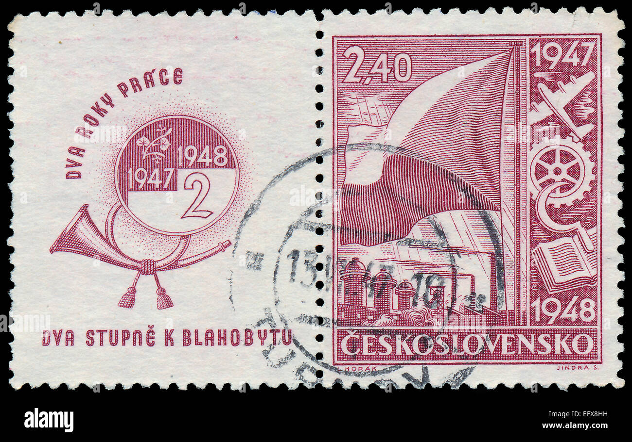 La Tchécoslovaquie - circa 1947 : timbres par la Tchécoslovaquie, montre Drapeau, symboles, circa 1947 Banque D'Images