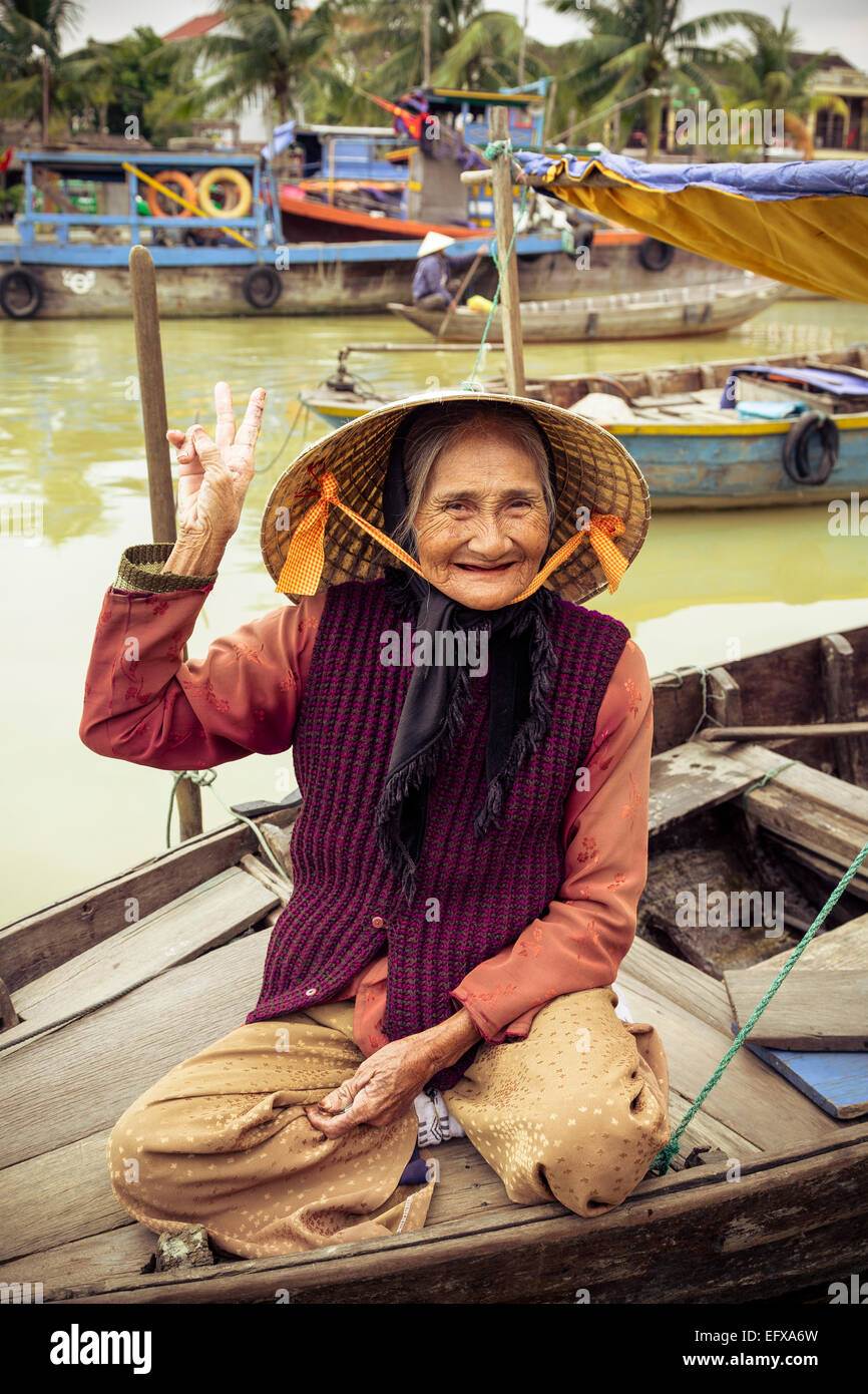Portrait d'une vieille femme, Hoi An, Vietnam. Banque D'Images