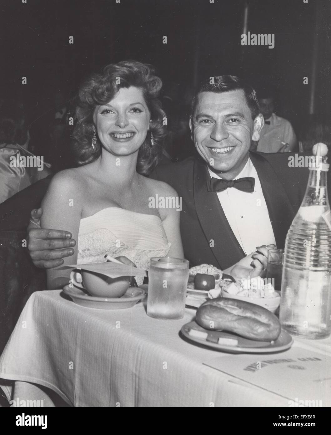 JACK WEBB avec son épouse.Fourni par Photos, Inc. © Fourni par Globe Photos, Inc/Globe Photos/ZUMA/Alamy Fil Live News Banque D'Images