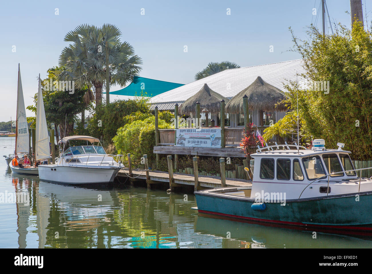 Les bateaux de pêche dans le vieux village de pêche commerciale historique de Cortez dans la baie de Sarasota en Floride Banque D'Images