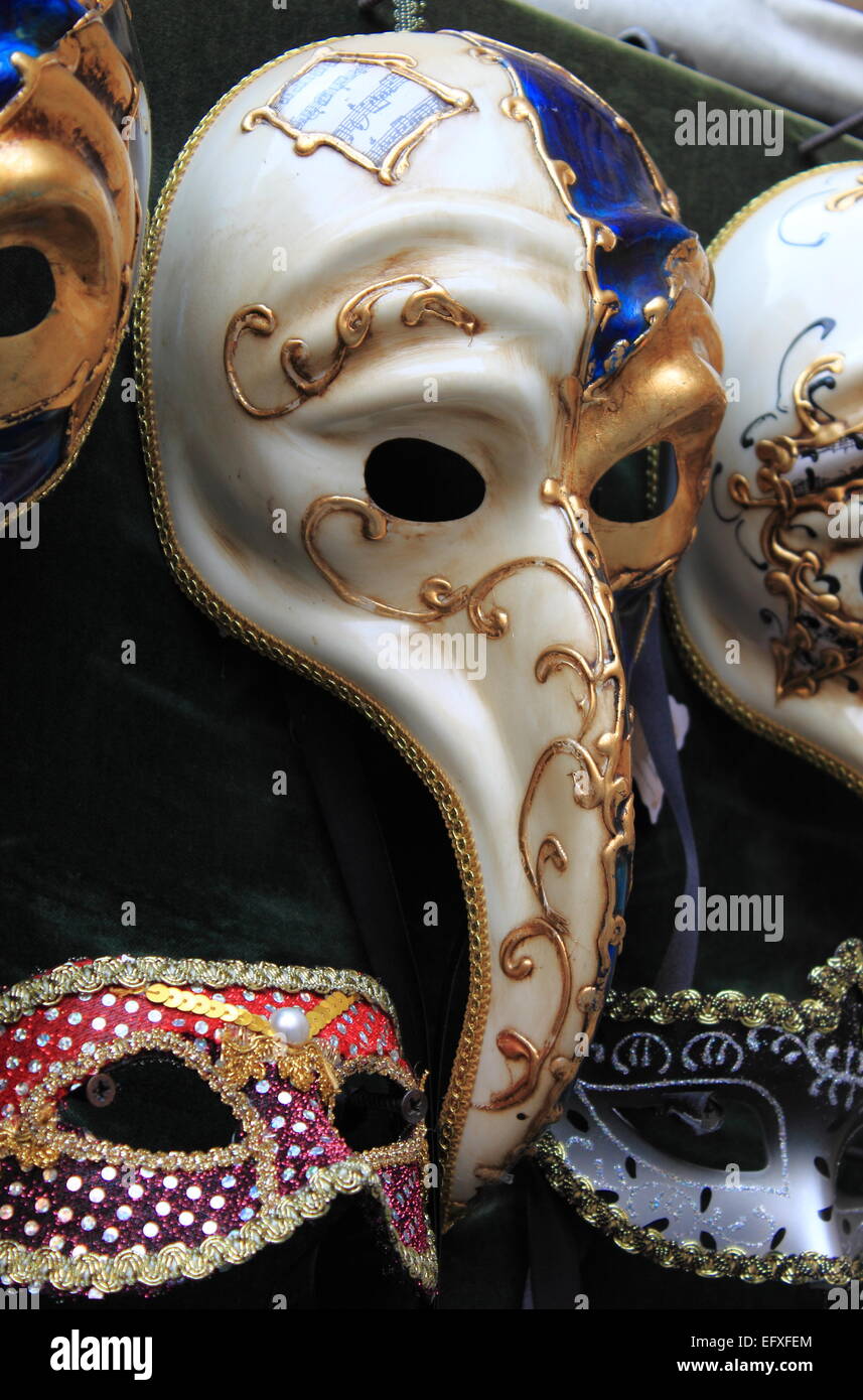 Le masque de Venise de « docteur Pantalone', un masque typique du carnaval  vénitien Photo Stock - Alamy
