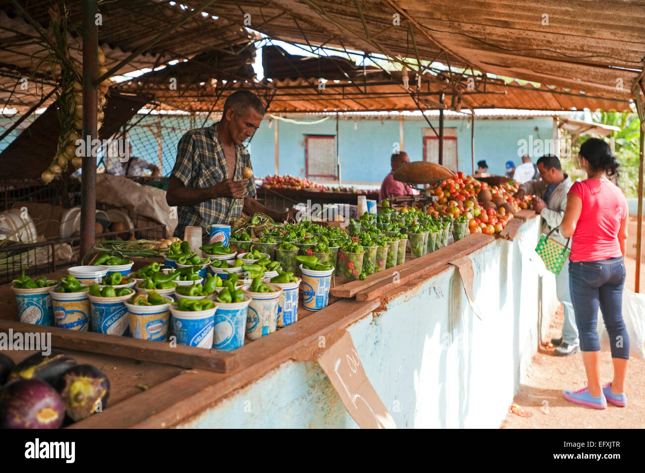 Vue horizontale de la principale marché de fruits et légumes à Camaguey, Cuba. Banque D'Images