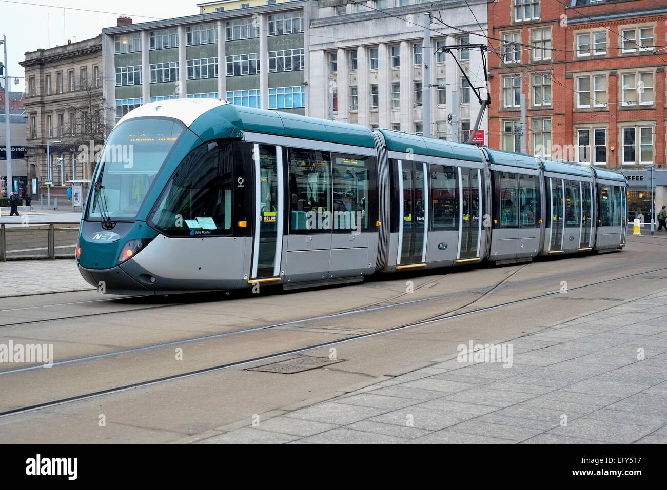 En Tramway la place du vieux marché du centre-ville de Nottingham en Angleterre uk Banque D'Images