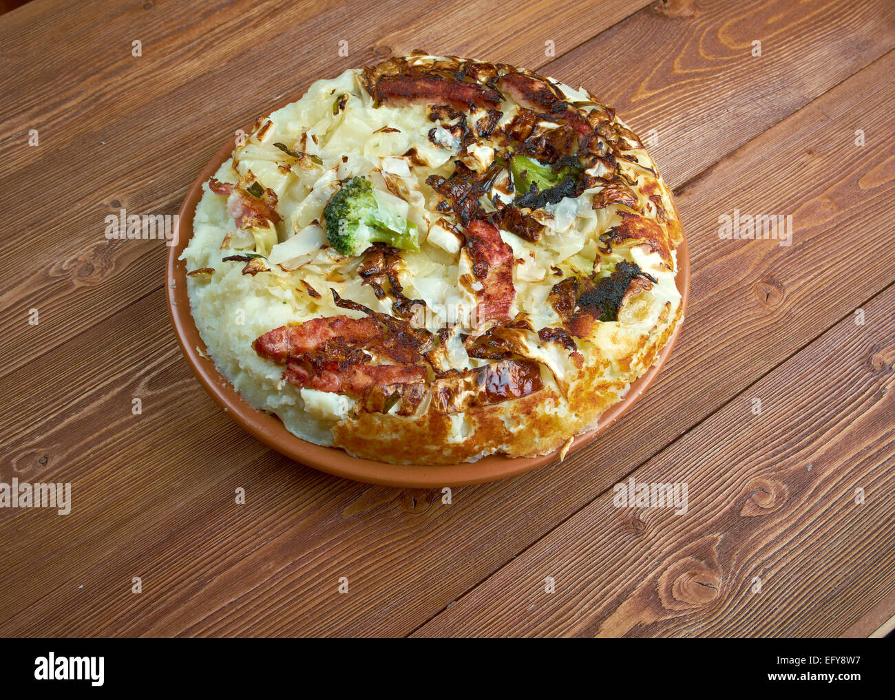 Bubble et Squeak-traditionnel anglais plat fait frire les restes de légumes, de pommes de terre et les choux de Bruxelles, choux Banque D'Images