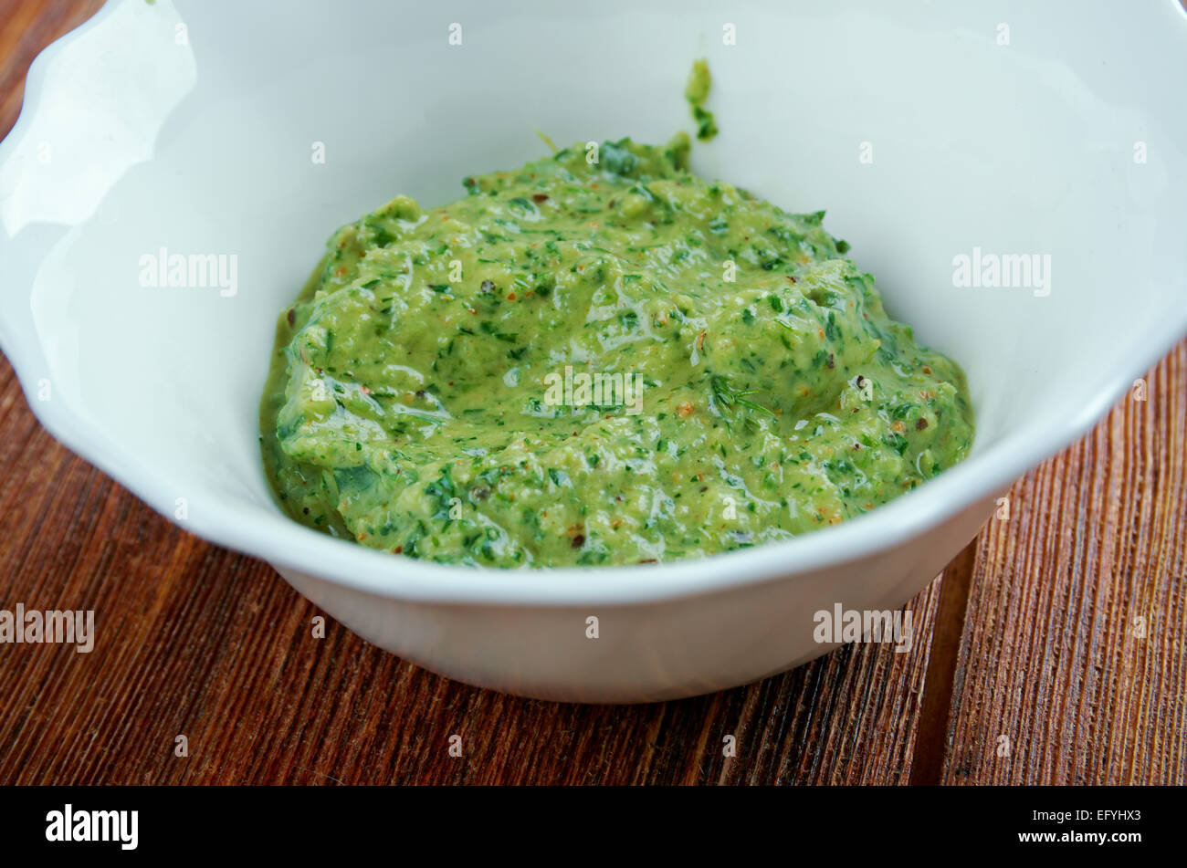 Champagne aux fines herbes Vinaigrette de Dijon - sauce culinaire française fait le mélange d'huile et vinaigre et habituellement l'assaisonnant avec du sel, Herb Banque D'Images