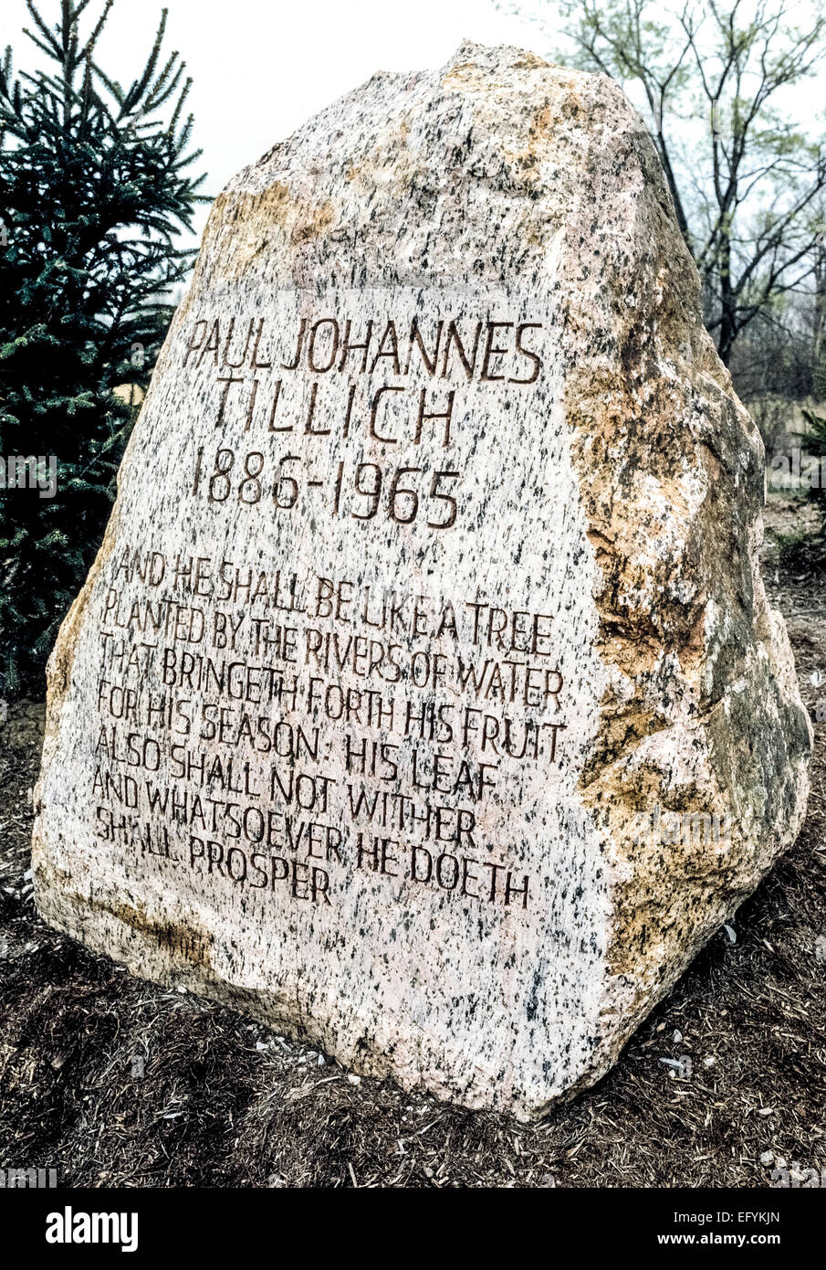 Les cendres de l'allemand et théologien philosophe Paul Tillich sont enfouis sous cette modeste pierre tombale à New Harmony, Indiana, USA. Banque D'Images