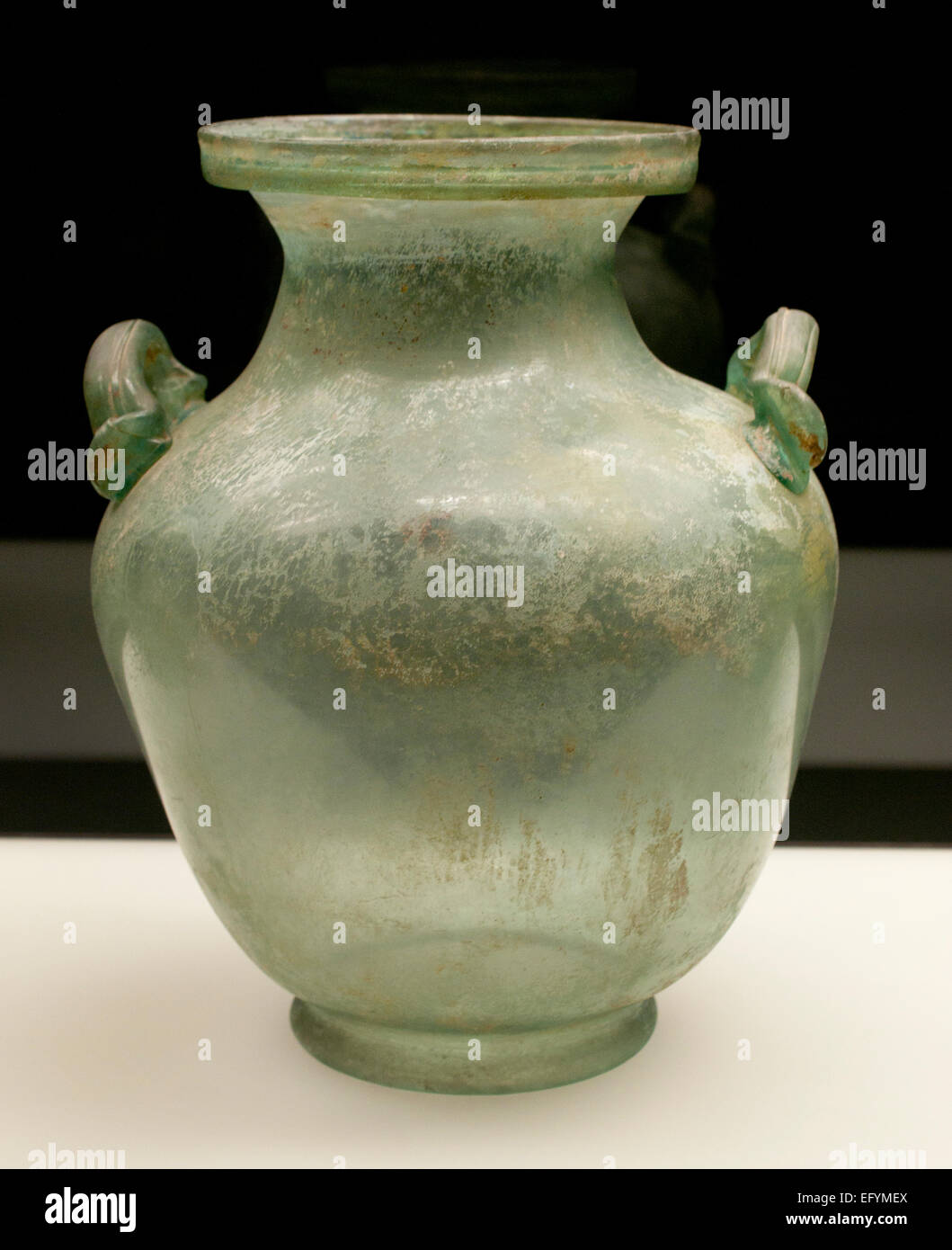 Urne en verre du Musée Romain Germanique Cologne Allemagne Banque D'Images